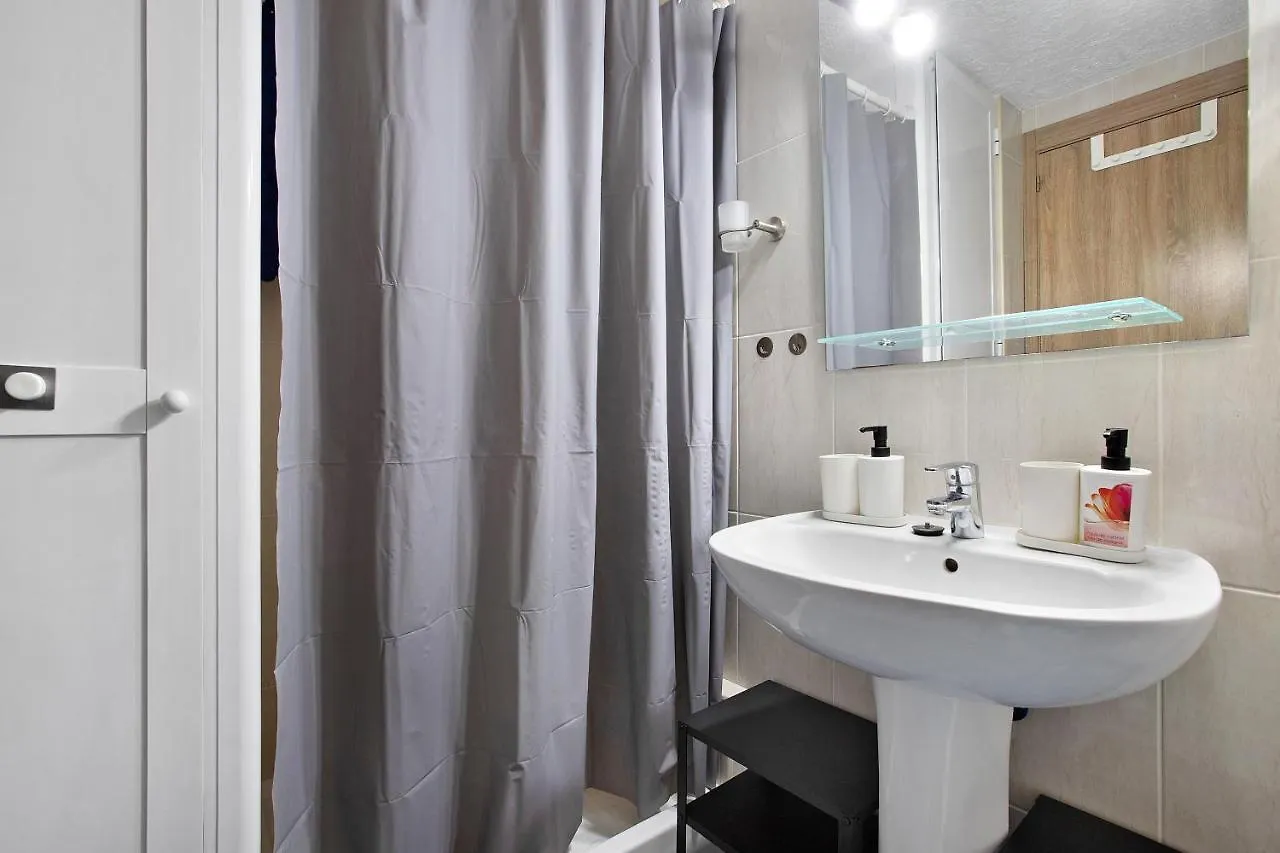 Estudio En La Cascada Torremolinos 0*,